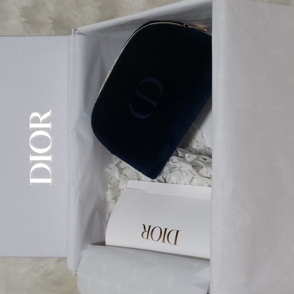 Dior Addict - ●DIOR VELVET BAG ONLY● with mini size lipstick
